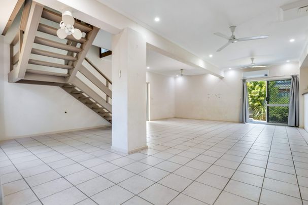 23 Easther Crescent, - Photo 1