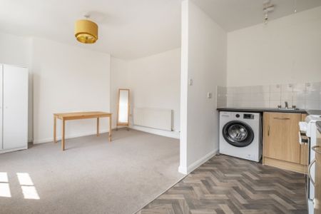 1 bedroom flat to rent - Photo 2