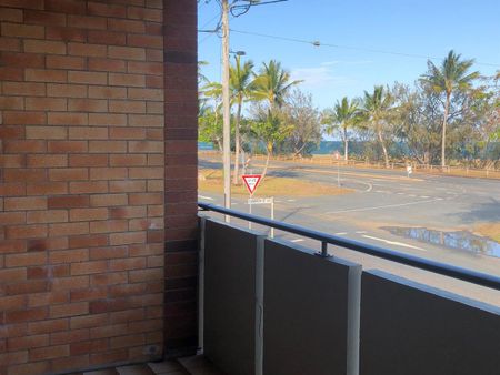 East Mackay Beach Front Unit - Photo 5