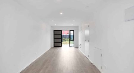 2 bedroom townhouse for rent in Papakura! - Photo 2