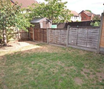 Pettingrew Close, Walnut Tree, Milton Keynes, Buckinghamshire, MK7 - Photo 2