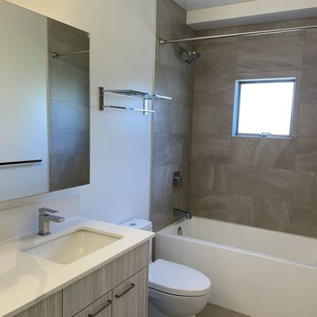 Nassau House - Photo 4