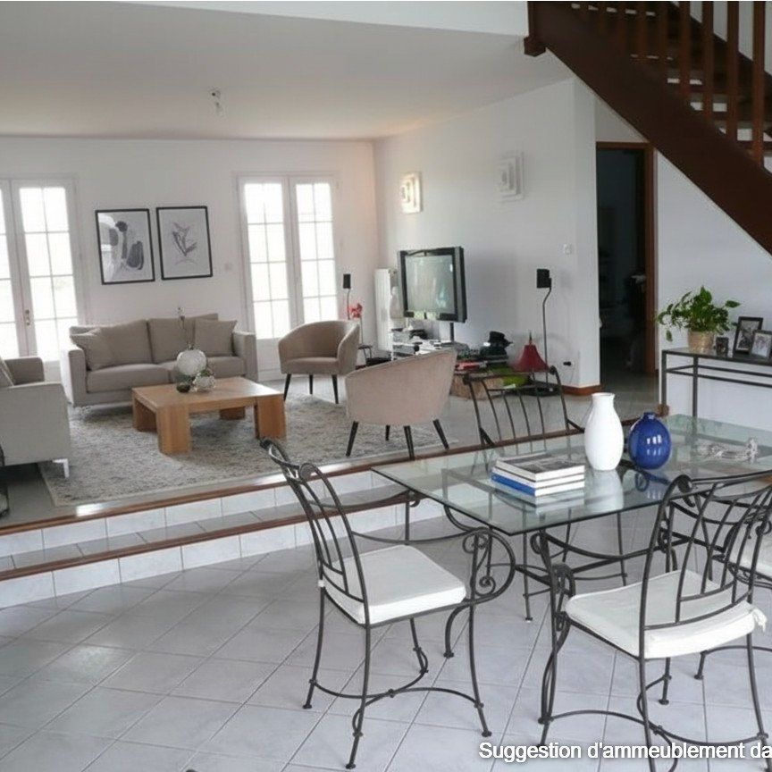Location Maison 6 pièces 154m² TOURNEFEUILLE 31170 - Photo 1