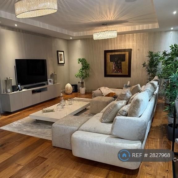 5 bedroom semi-detached house to rent - Photo 1