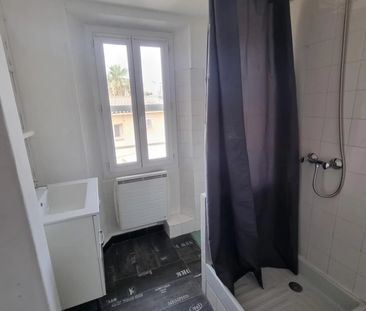 Location Appartement 2 pièces 44m² HYERES 83400 - Photo 2