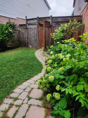 For Lease - 4 Stone Street, Halton Hills, Ontario - Photo 1