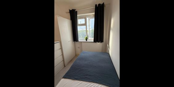 Room in a Shared House, North Circular Road, NW2 - Photo 3