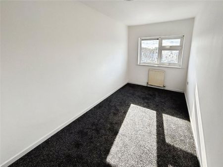 4 bedroom terraced house to rent - Photo 3
