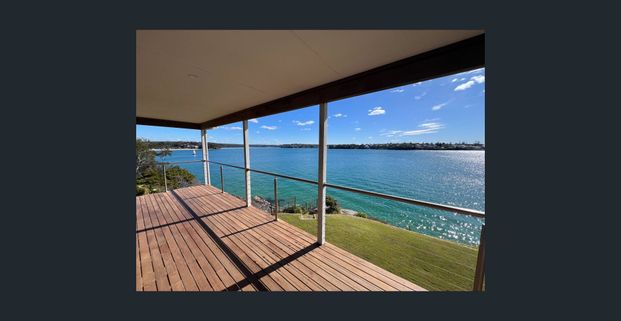 3 bedroom waterfront house - Photo 1