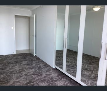 11E/150 The Esplanade, Surfers Paradise, Qld 4217 - Photo 3