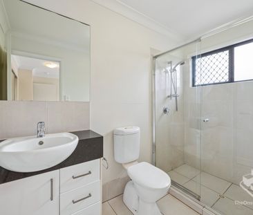 Spacious 3-Bedroom Townhouse with Resort-Style Facilities in Moorooka - Photo 6