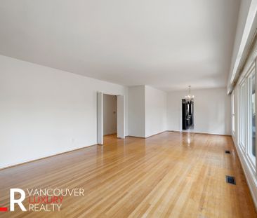 House in West Vancouver, BC - Photo 3