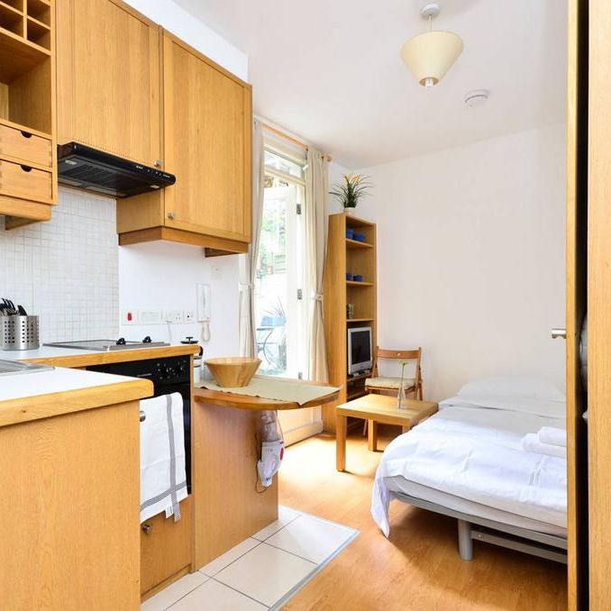 Studio to rent - Photo 1