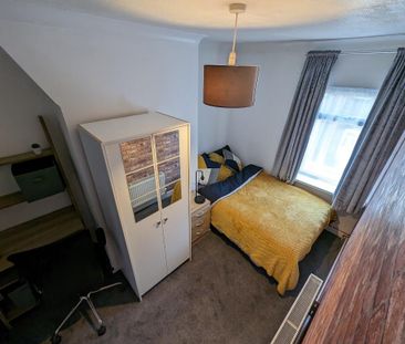 3 bedroom terraced house to rent - Photo 3