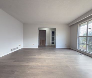 For Lease - 343 Bronte Road, Oakville, Ontario - Photo 6