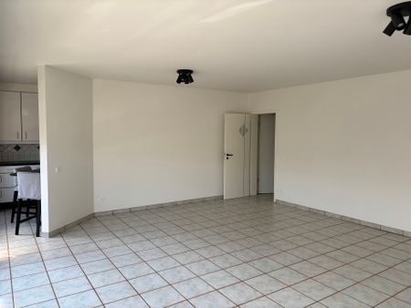 HERZELE - RUIM APPARTEMENT VLAKBIJ STATION - Photo 2