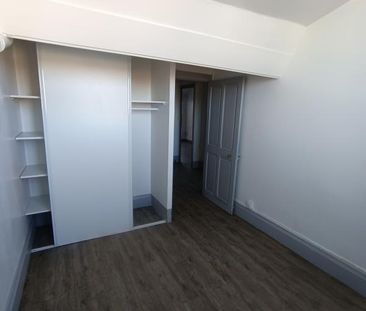 Location Appartement 3 pièces 48m² LYON 7ème - Photo 2