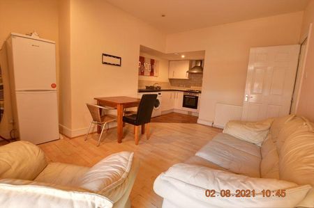 3 bedroom apartment to rent - Photo 3