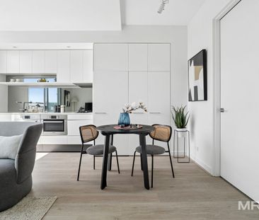 Light-filled living in the heart of Prahran - Photo 2