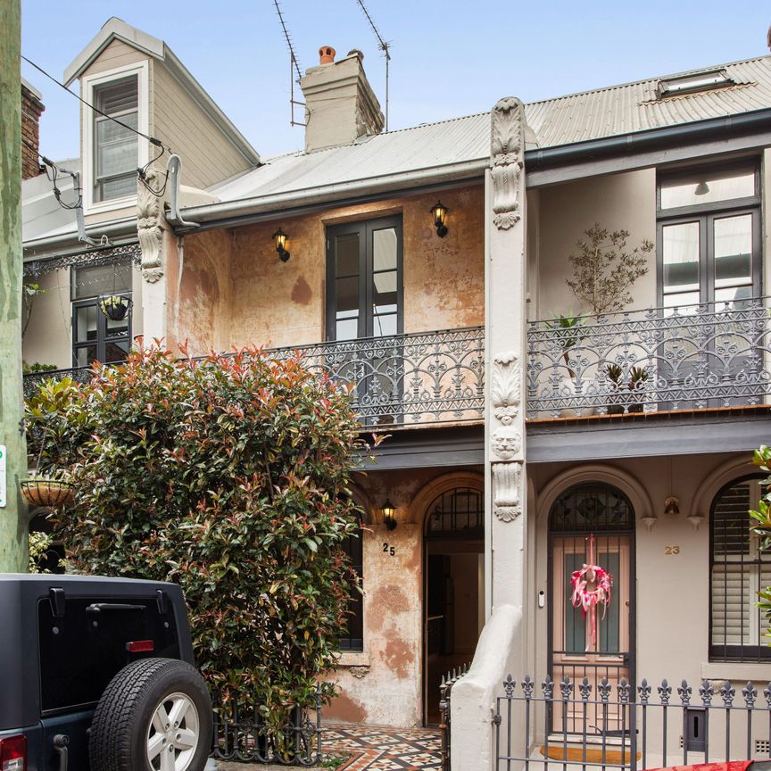 A Sunlit Three Bedroom Hideaway in Surry Hills - Photo 1