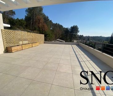 T3 AVEC TERRASSE ET DEUX PARKINGS - Photo 1
