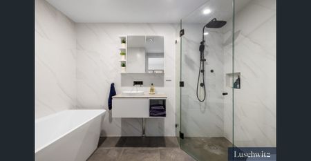 LUXURY LIVING IN PRIME LOCATION - Photo 4