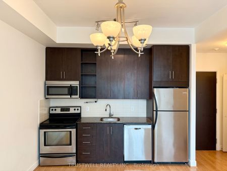 Vu Condos and Lofts - Photo 2