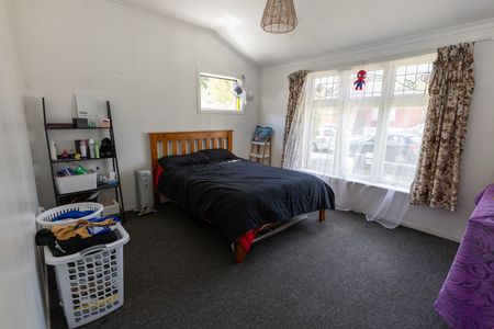 Spacious Six-Bedroom Home at 141 North Road, Dunedin – Seeking four flat mates for 2026 - Photo 4