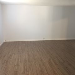 Well Maintained Bungalow 4 bdrms home in Huntington Hills! - Photo 1