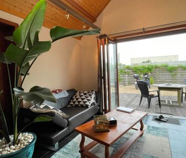 Charmante, losstaande éénslaapkamerwoning met ruim terras/tuin. Dez... - Photo 3