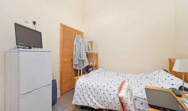 Immaculate Studio in Broomhall! - Photo 1