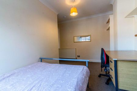 18 Abbotsford Road - Photo 4