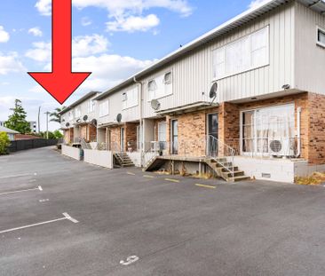 Peaceful 2 bed unit private 2 carparks - Photo 2