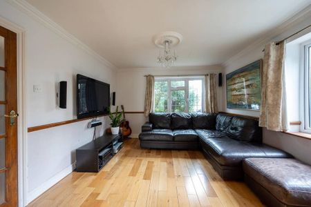 4 bedroom detached house to rent - Photo 2