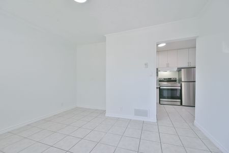 For Lease - 20 East Drive, Toronto, Ontario - Photo 3