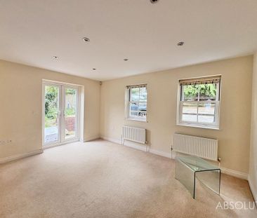 3 bedroom end of terrace house to rent - Photo 1