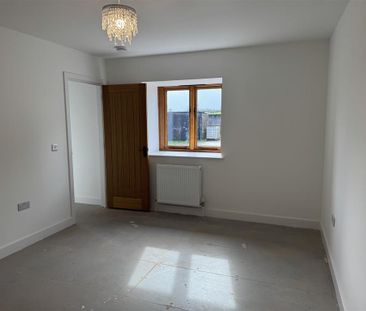 3 bedroom detached house to rent - Photo 2