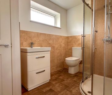 3 bedroom semi-detached house to rent - Photo 6