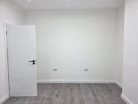 1 Bed Flat, Westbury Road, HA0 - Photo 2