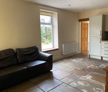 2 Highfields, Huddersfield, HD1 - Photo 3