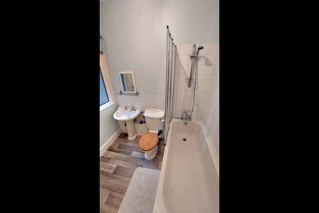 1 Bed Maisonette, Brighton Road, CR8 - Photo 4