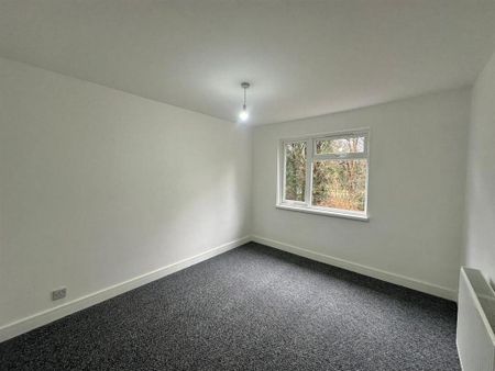 3 bedroom end of terrace house to rent - Photo 2