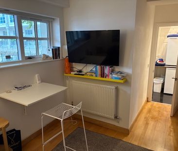 Studio Flat, Rope Street, SE16 - Photo 2