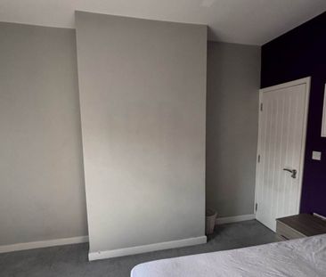 Vermont Street (Room 1), Bramley, Leeds - Photo 5