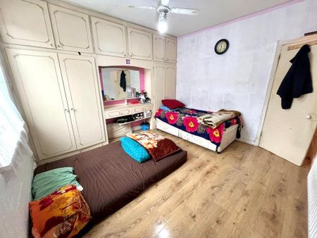 3 bedroom terraced house to rent - Photo 3