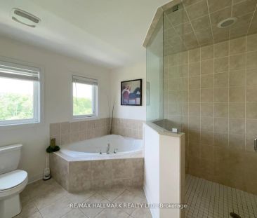 Detached Home For Lease | N9246351 - Photo 1