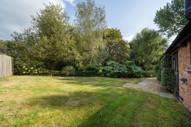 2 bedroom detached bungalow to rent - Photo 1