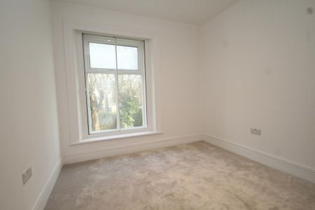 2 bedroom semi-detached house to rent - Photo 2