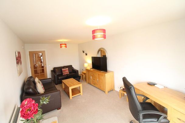 3 bedroom flat to rent - Photo 1
