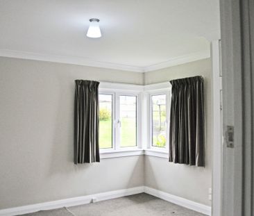 4 BEDROOMS, OFFICE AND LOTS OF SHEDS! - Photo 4